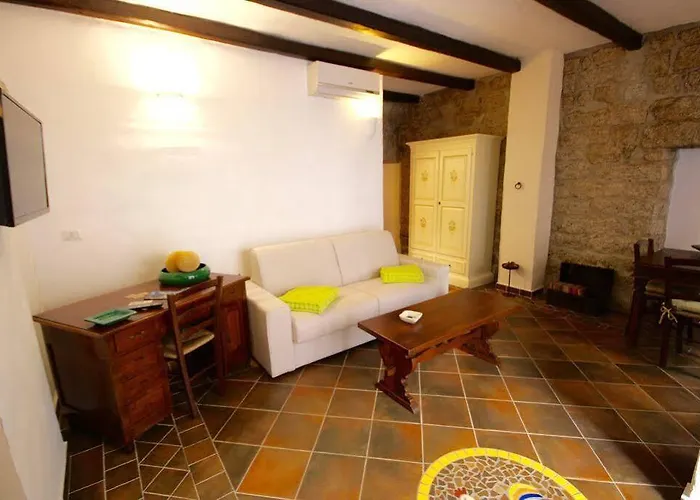 Gasthuis Amsicora 8 3*